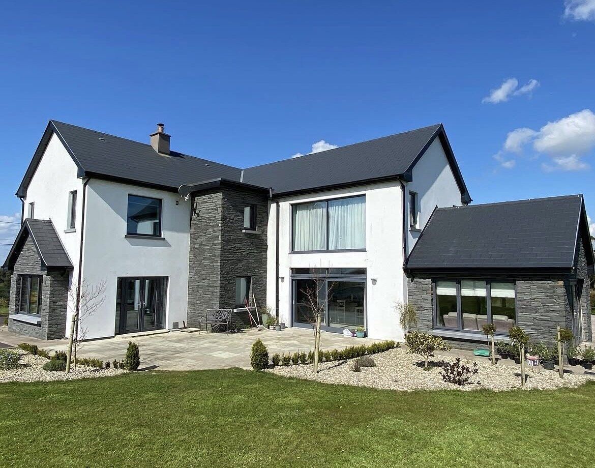 Natural stone wall built by Natural Stone Masonry Ltd, stonemasons in Cork, Ireland